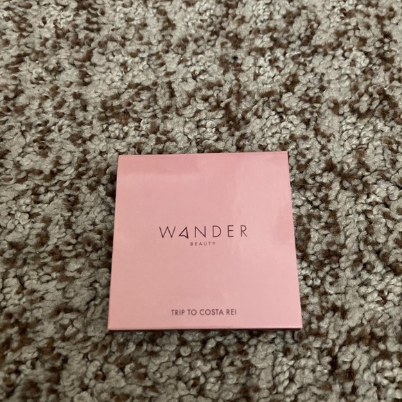 Anastasia Beverly Hills, Wander Beauty & Ciate - Bronze, Glow & Shimmer Bundle - Picture 8 of 11